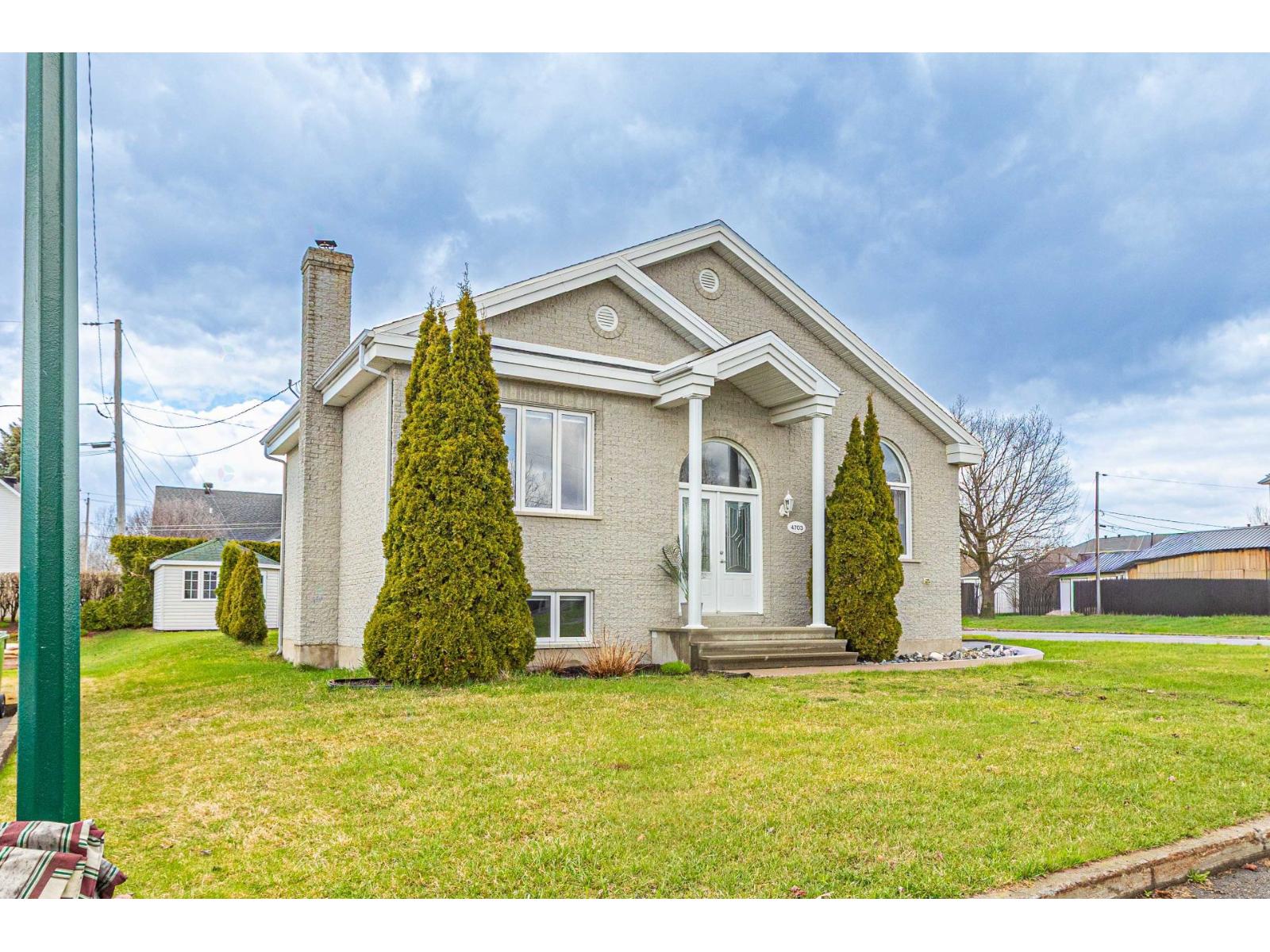 For sale: 4703 Rue Rina-Lasnier, Lévis (Desjardins), Quebec G6W7R2