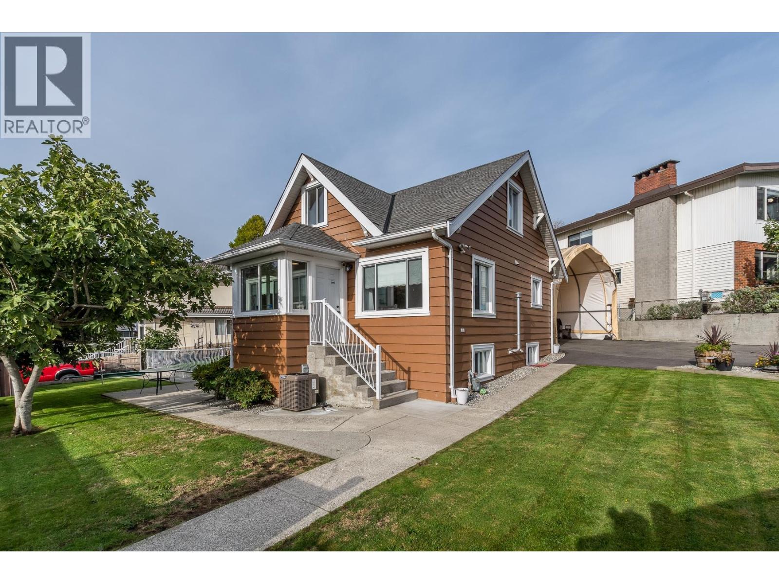 1276 DOUGLAS ROAD|Burnaby, British Columbia V5C4Z9