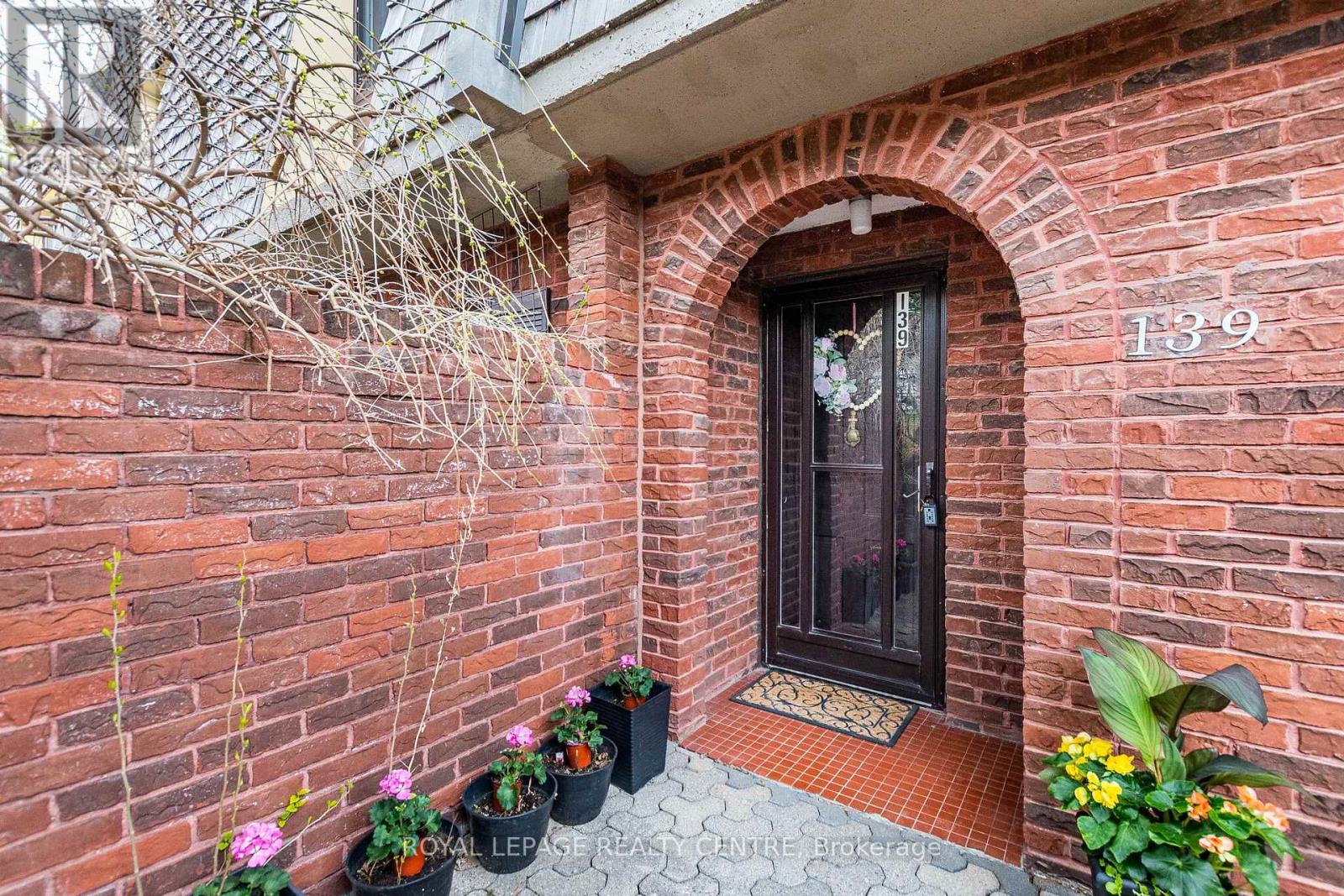 Row / Townhouse for Sale in 139 - 1250 MISSISSAUGA VALLEY BOULEVARD|Mississauga (Mississauga Valleys), Ontario L5A3R6 5