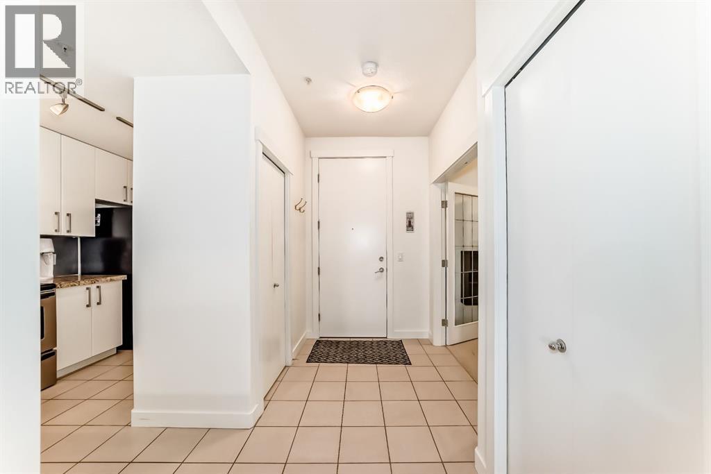 Apartment for Sale in 404, 1000 Centre Avenue NE|Calgary, Alberta T2E9C4 3
