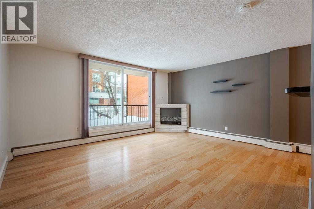 Apartment for Sale in 105, 934 2 Avenue NW|Calgary, Alberta T2N0E6 3