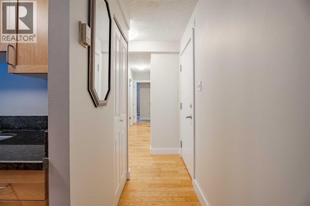 Apartment for Sale in 105, 934 2 Avenue NW|Calgary, Alberta T2N0E6 4