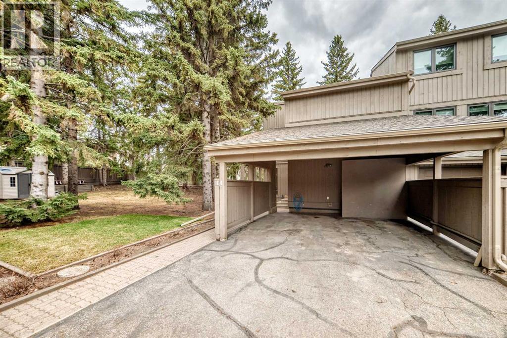 Row / Townhouse for Sale in 14, 10457 19 Street SW|Calgary, Alberta T2W3E6 3