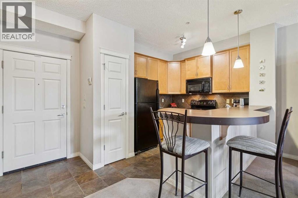 Apartment for Sale in 110, 37 Prestwick Drive SE|Calgary, Alberta T2Z4Z2 4