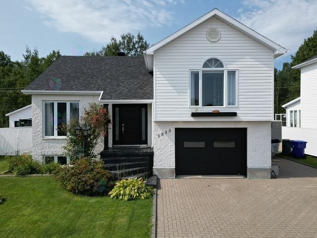 1533 Rue de Mingan, Baie-Comeau, Quebec G5C3T4