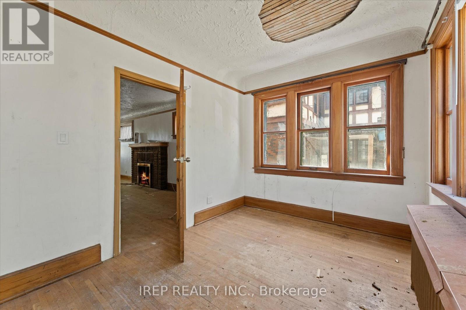 property-image