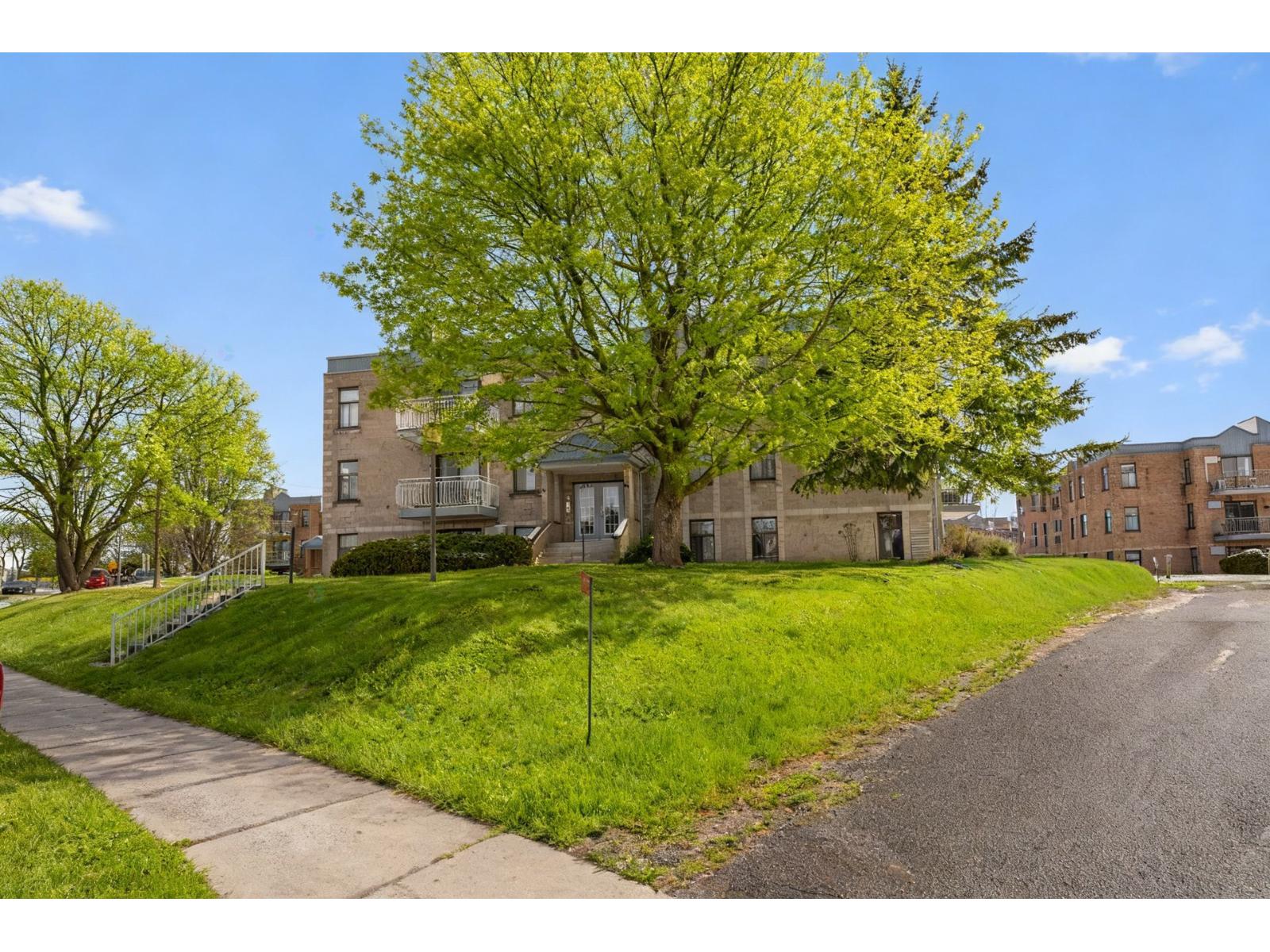 3510 Rue Marian, #101, Laval (Fabreville), Quebec H7P4T9
