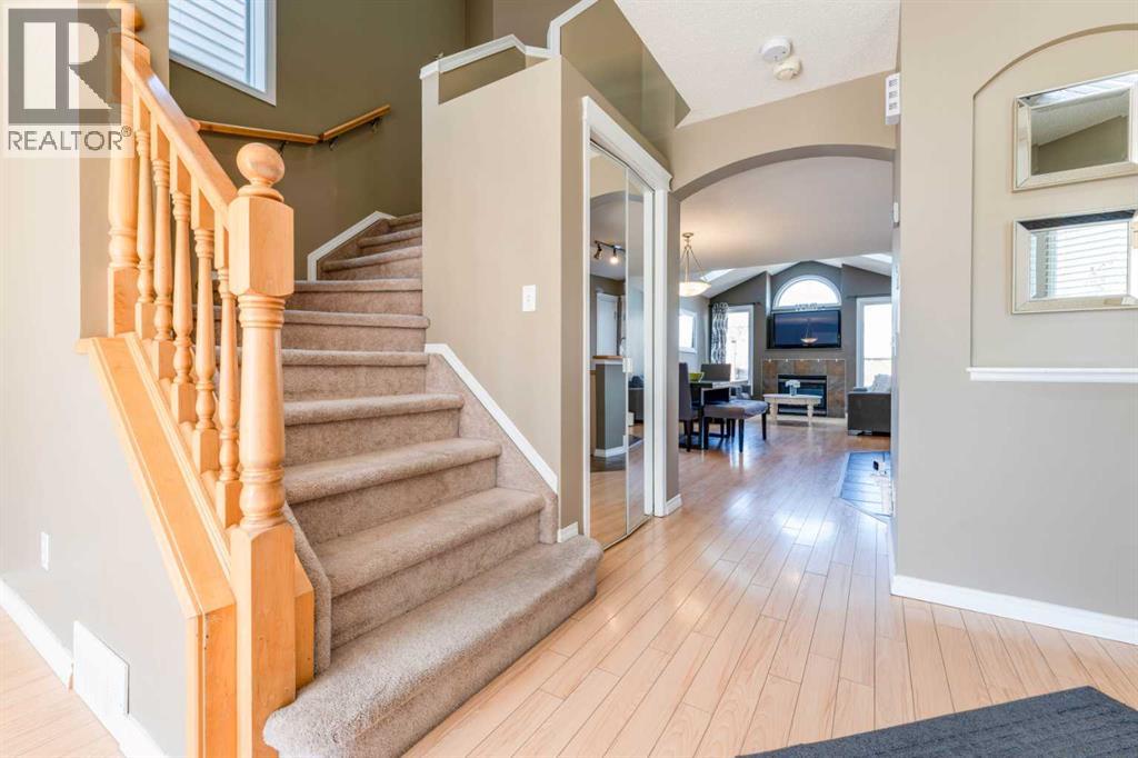 House for Sale in 140 Prestwick Avenue SE|Calgary, Alberta T2Z3S6 5