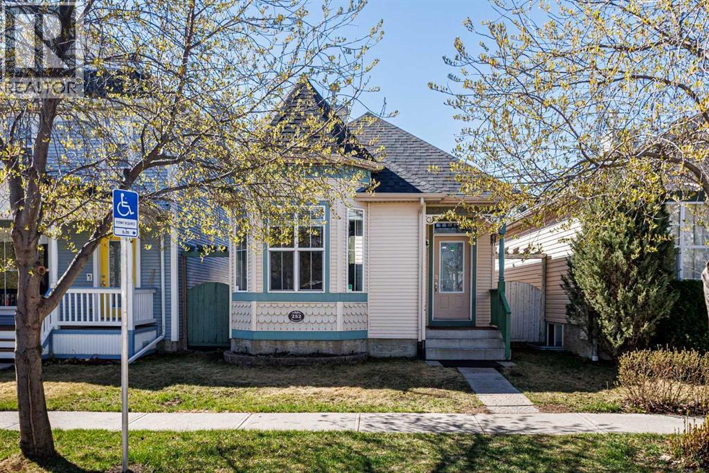House for Sale in 252 Prestwick Heights SE|Calgary, Alberta T2Z4K3