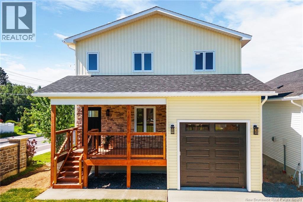 6 Briar Brook Place, Fredericton, New Brunswick E3A3N1
