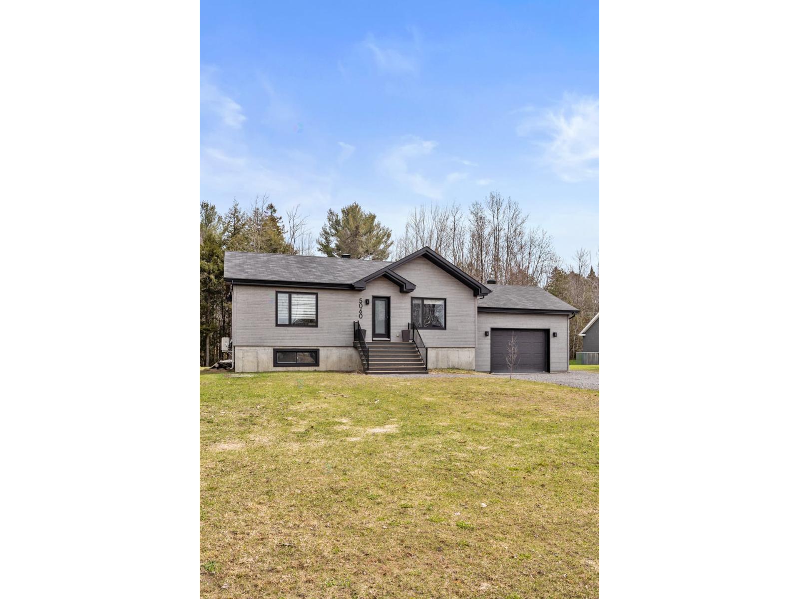 5060 Av. Beaulieu, Saint-Félix-de-Valois, Quebec J0K2M0