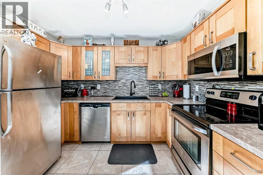 Row / Townhouse for Sale in 13, 1845 Lysander Crescent SE|Calgary, Alberta T2C1X9 2