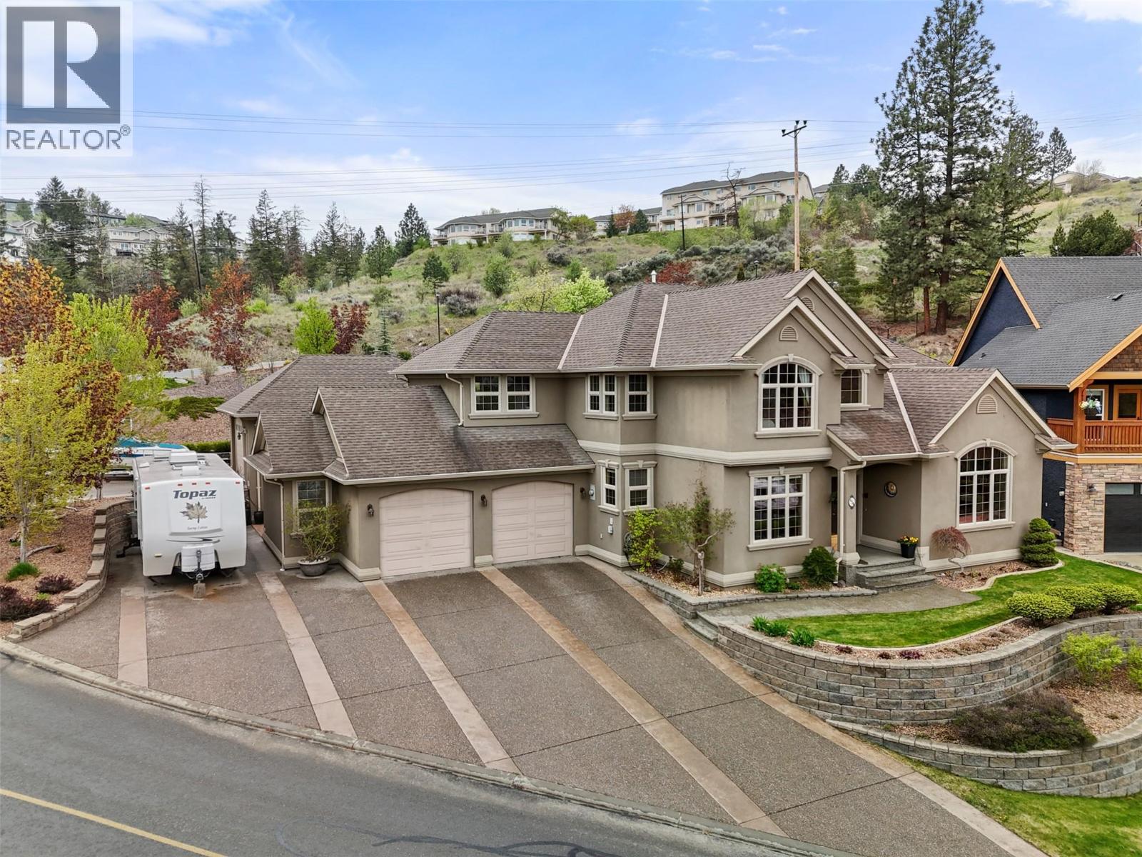 For sale: 456 AZURE Place, Kamloops, British Columbia V2E2R1
