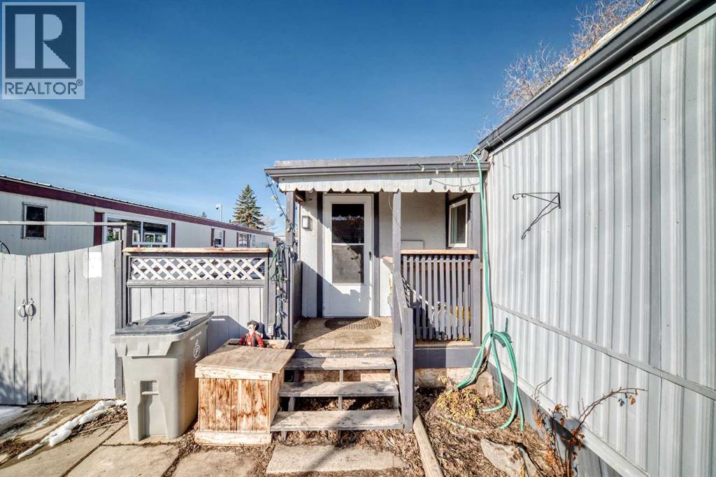 Mobile Home for Sale in 180, 6724 17 Avenue SE|Calgary, Alberta T2A0W5 4