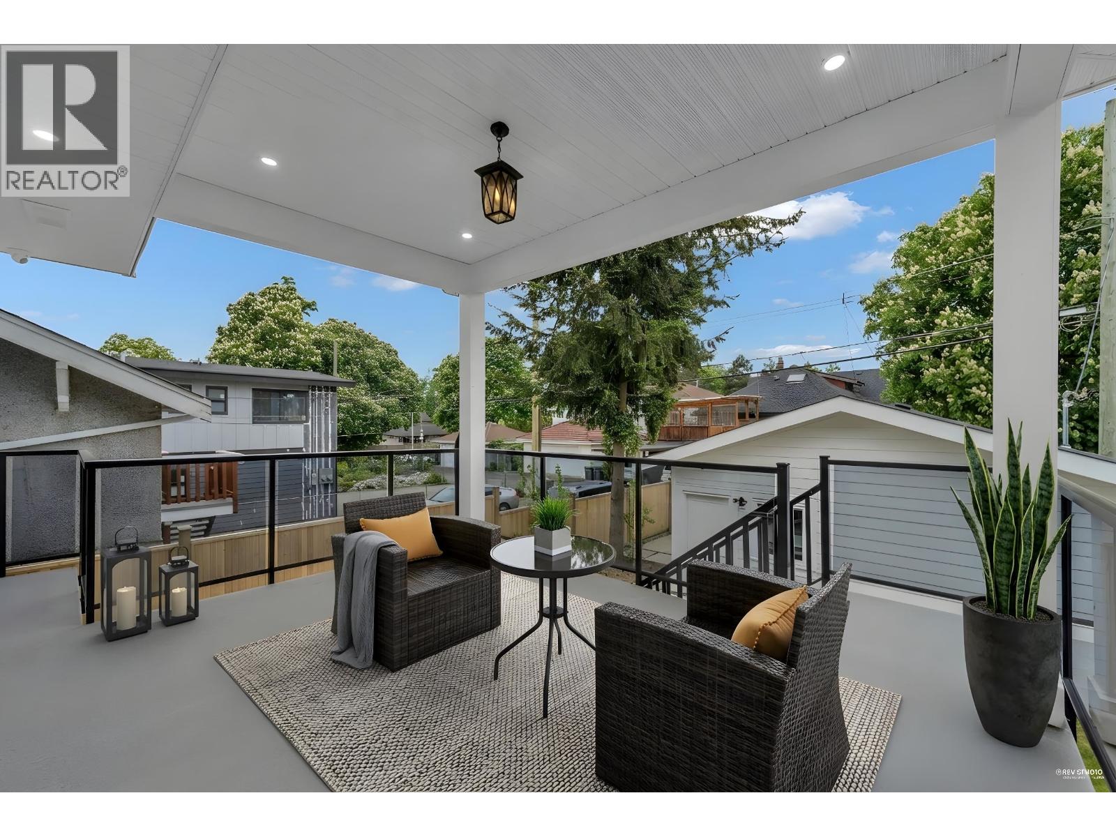 2617 MCGILL STREET|Vancouver, British Columbia V5K1H2