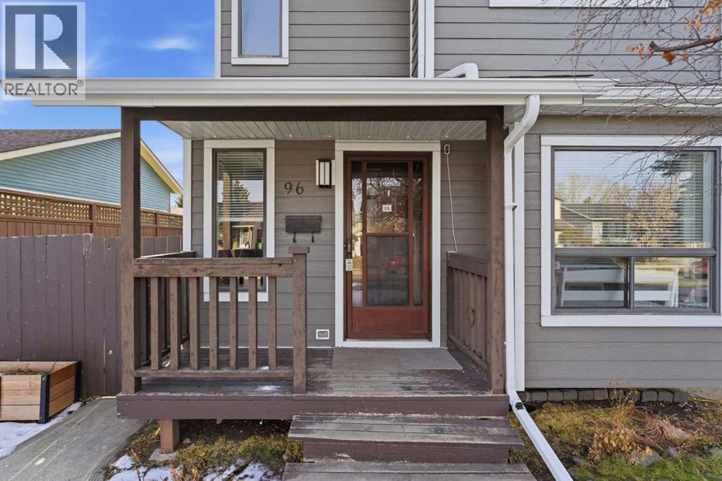 House for Sale in 96 Abberfield Crescent NE|Calgary, Alberta T2A6N6 4