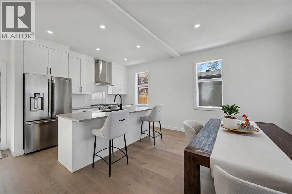 Row / Townhouse for Sale in 753 Centre Avenue NE|Calgary, Alberta T2E4B6 2