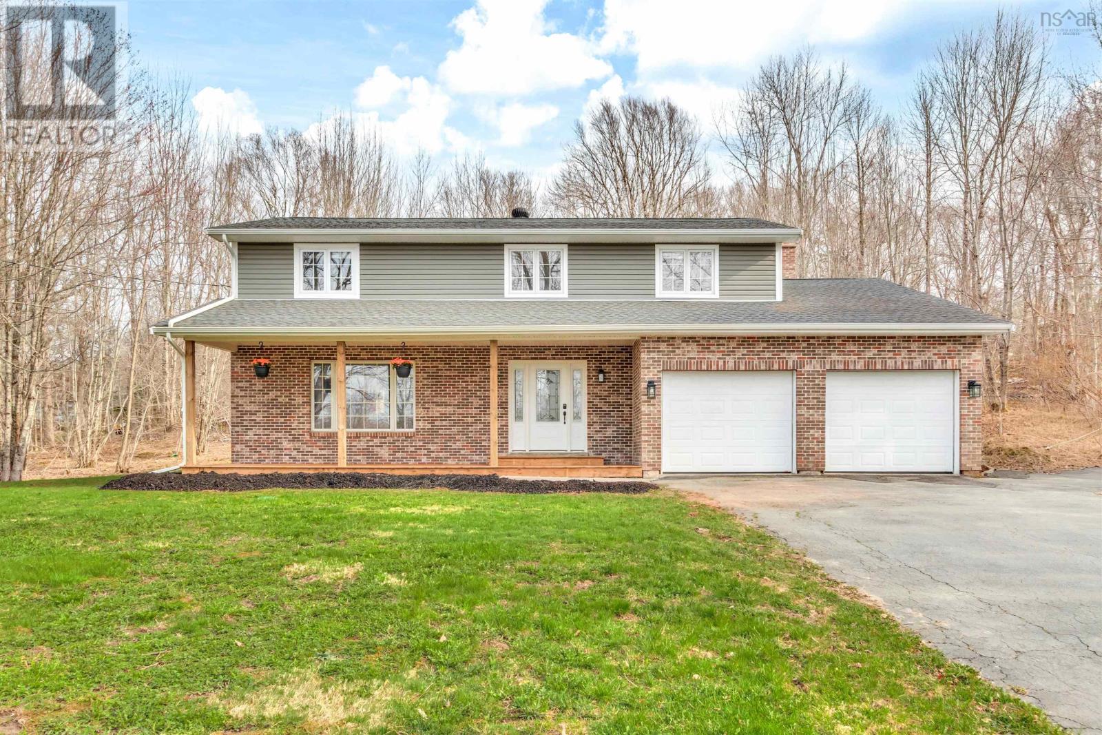 8 Pinewood Drive