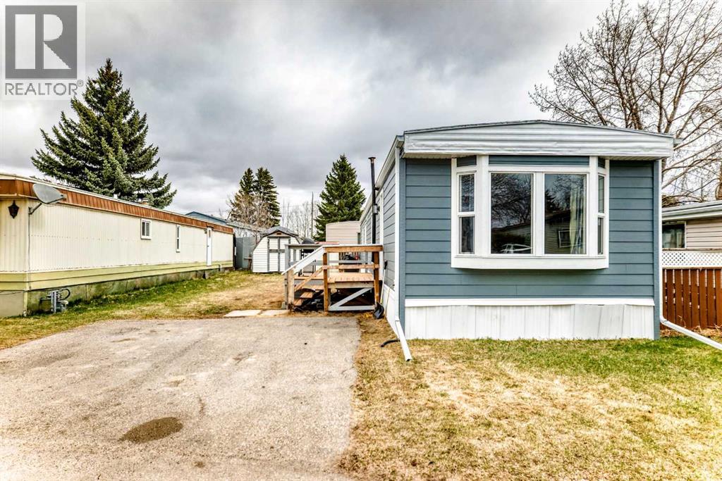 Mobile Home for Sale in 134, 6724 17 Avenue SE|Calgary, Alberta T2A0W5 2