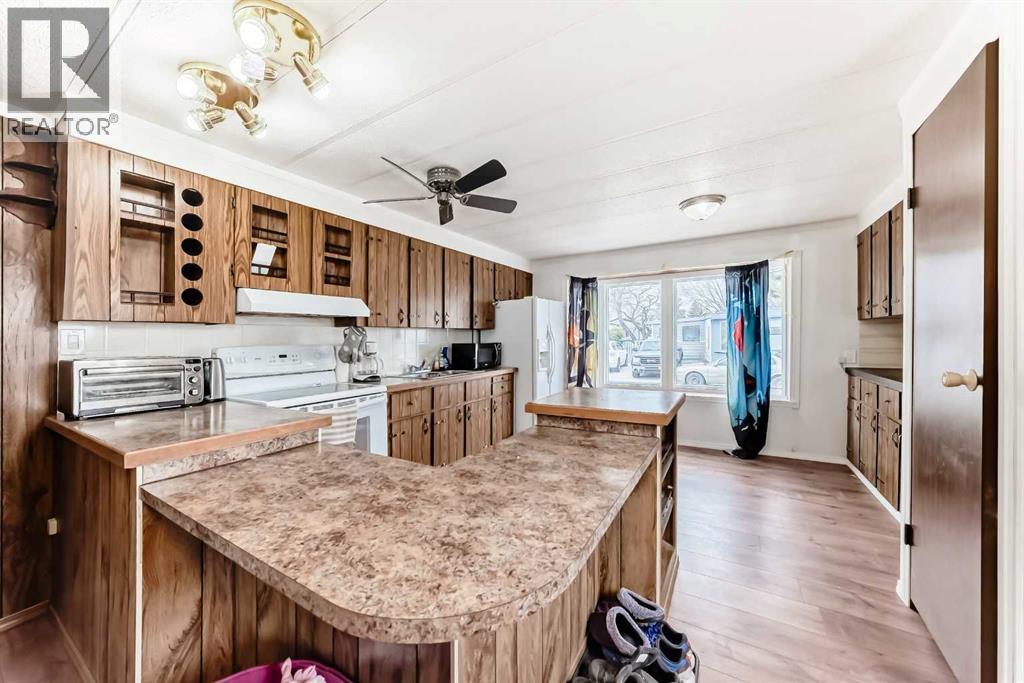 Mobile Home for Sale in 134, 6724 17 Avenue SE|Calgary, Alberta T2A0W5 5