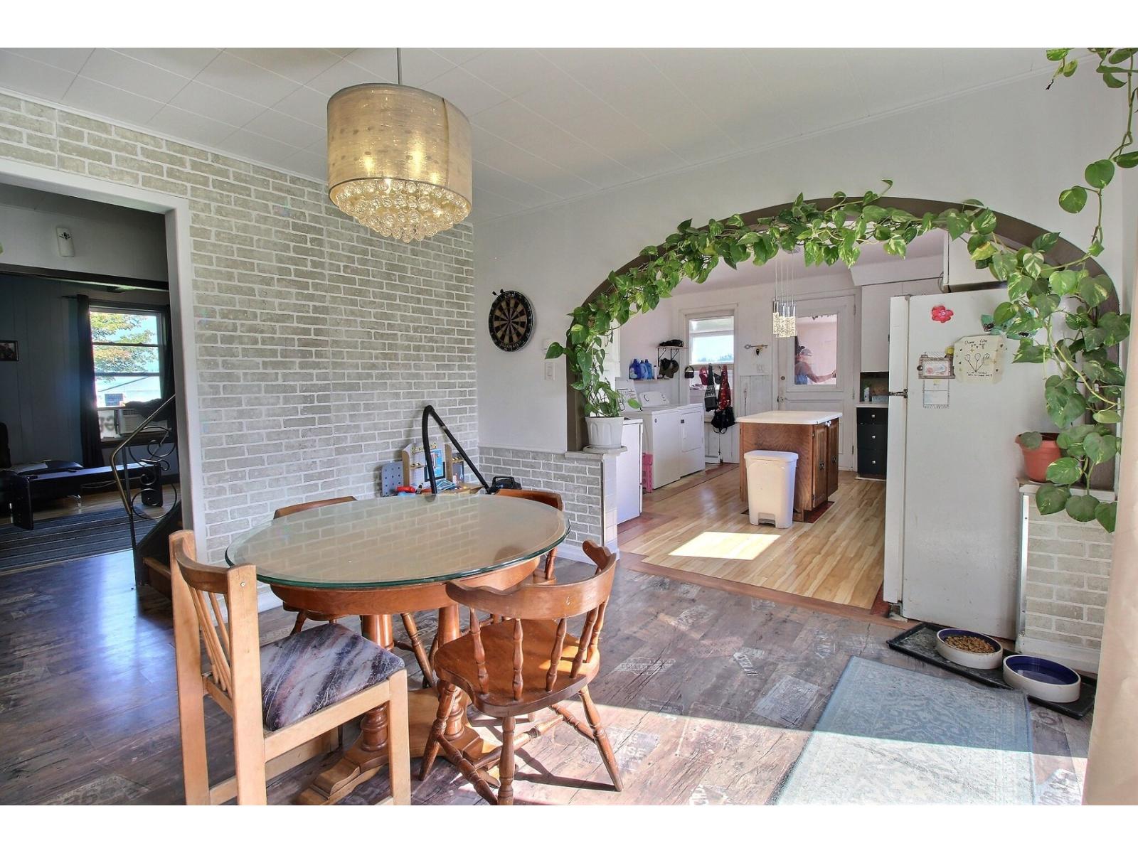 For sale: 2164 Route du Président-Kennedy, Saint-Isidore, Quebec G0S2S0 ...