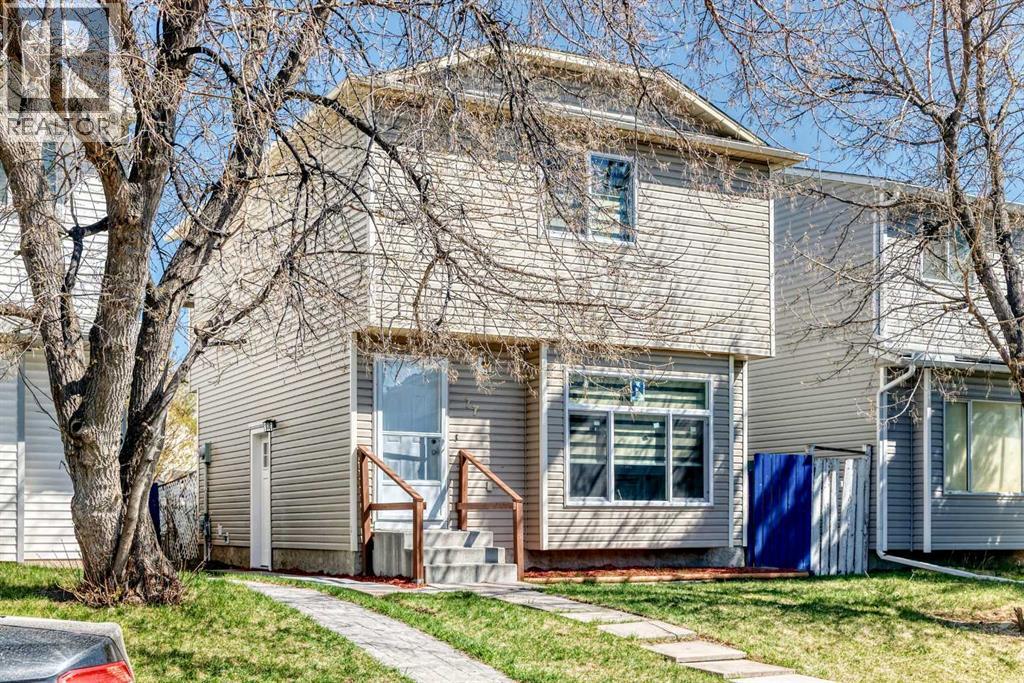 House for Sale in 77 Martinbrook Road NE|Calgary, Alberta T3J3E1 2