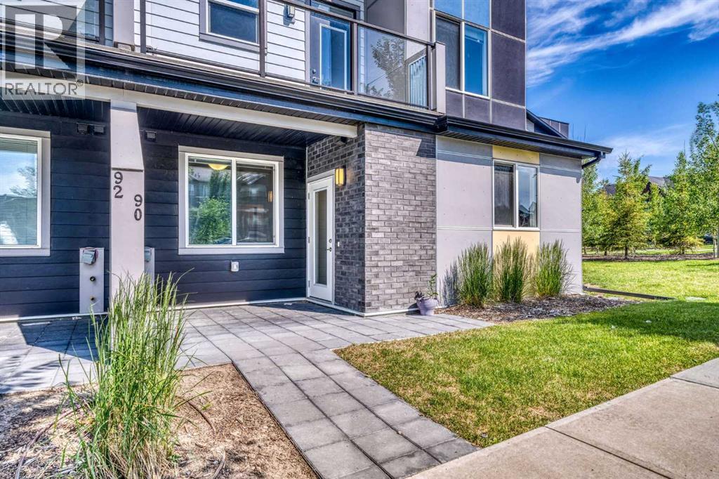 Row / Townhouse for Sale in 90 Redstone Way NE|Calgary, Alberta T3N1M6