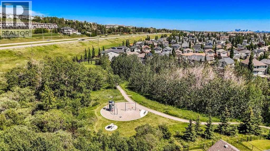 Row / Townhouse for Sale in 96 Tuscany Summit Square NW|Calgary, Alberta T3M0G1 2