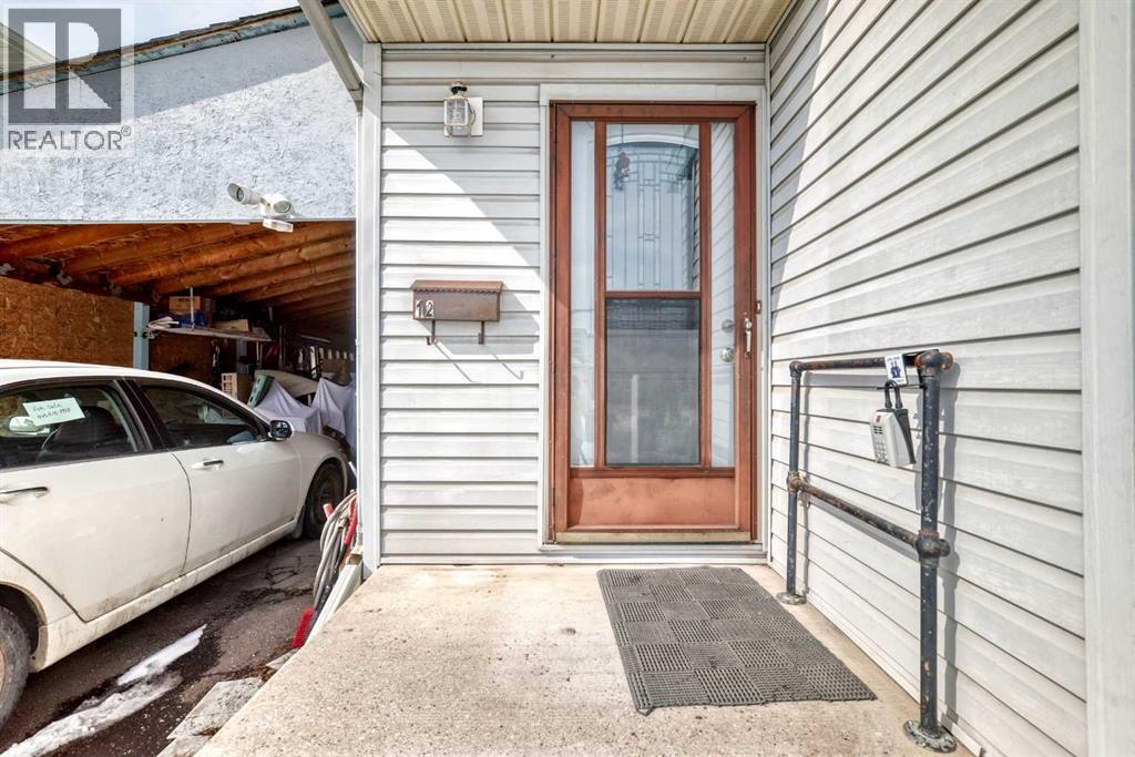 Duplex for Sale in 12 Radcliffe Court SE|Calgary, Alberta T2A6B1 4