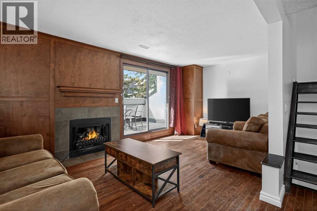 Row / Townhouse for Sale in 1008, 2520 Palliser Drive SW|Calgary, Alberta T2V4S9 4