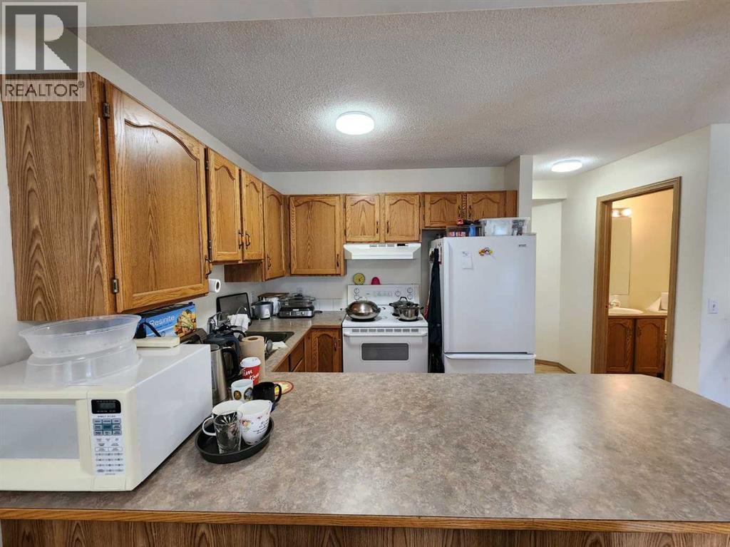 Row / Townhouse for Sale in 9 Country Hills Rise NW|Calgary, Alberta T3K4S7 3