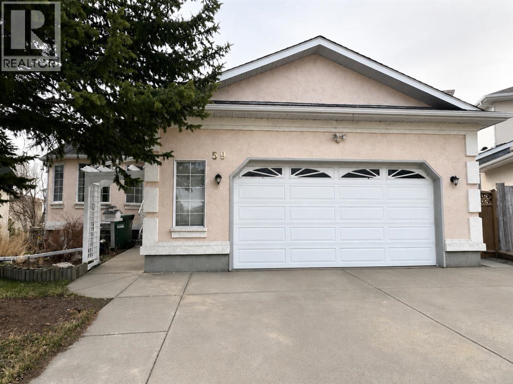 House for Sale in 59 Edgebrook Circle NW|Calgary, Alberta T3A5A4