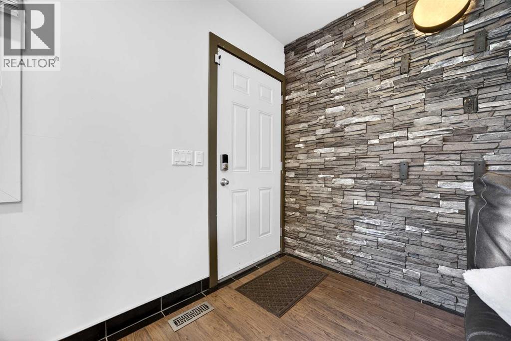 Row / Townhouse for Sale in 173 Templehill Drive NE|Calgary, Alberta T1Y5K6 2