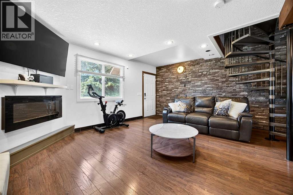 Row / Townhouse for Sale in 173 Templehill Drive NE|Calgary, Alberta T1Y5K6 4