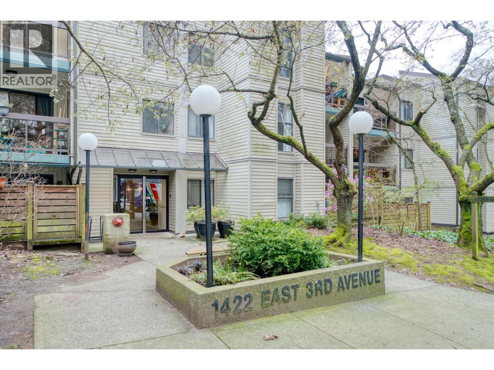 309 1422 E 3RD AVENUE|Vancouver, British Columbia V5N5R5