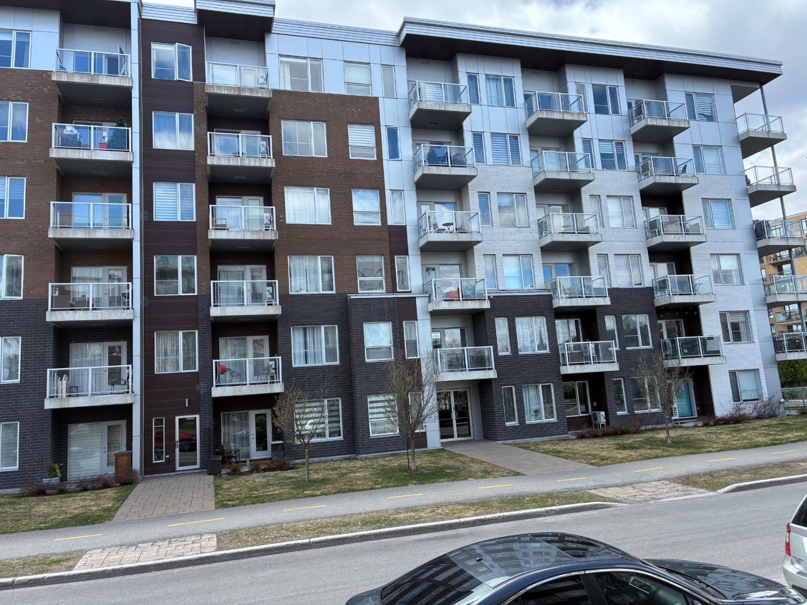 41 Rue Simon-Lussier, #405, Blainville, Quebec J7C0R2
