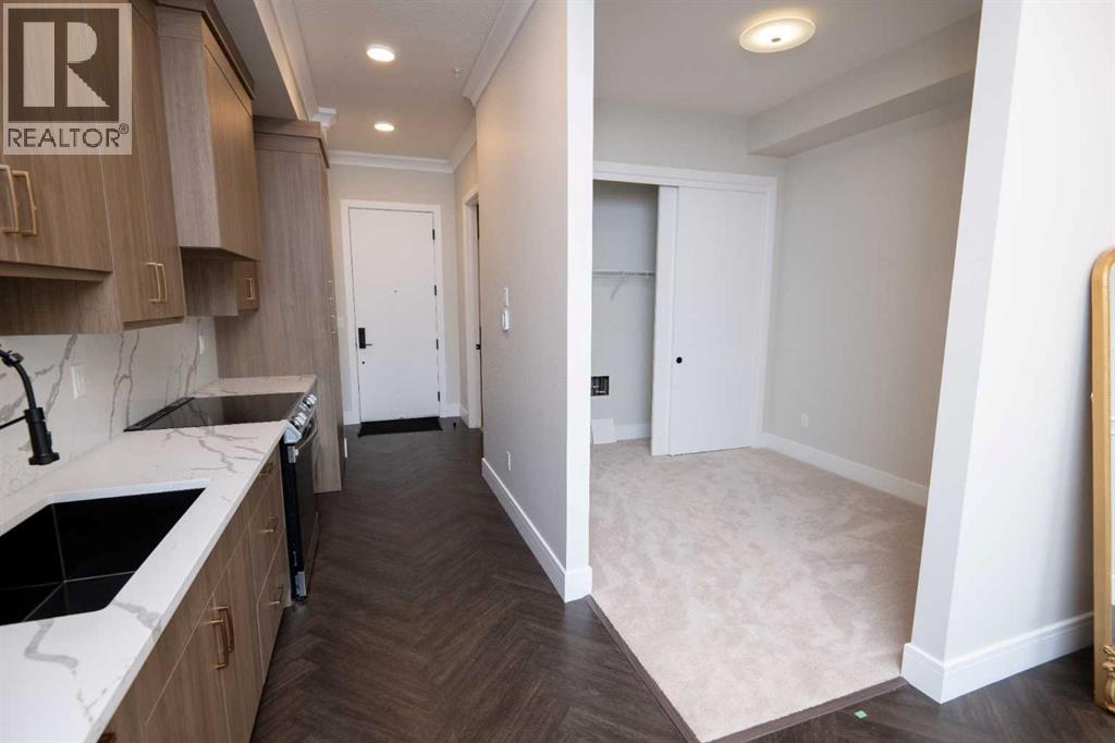 Apartment for Sale in 301, 330 Dieppe Drive SW|Calgary, Alberta T3E2L4 2