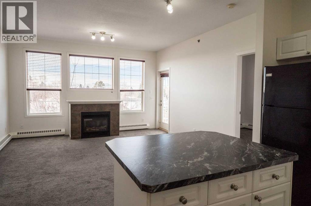 Apartment for Sale in 310, 1000 Applevillage Court SE|Calgary, Alberta T2A7Z4 4