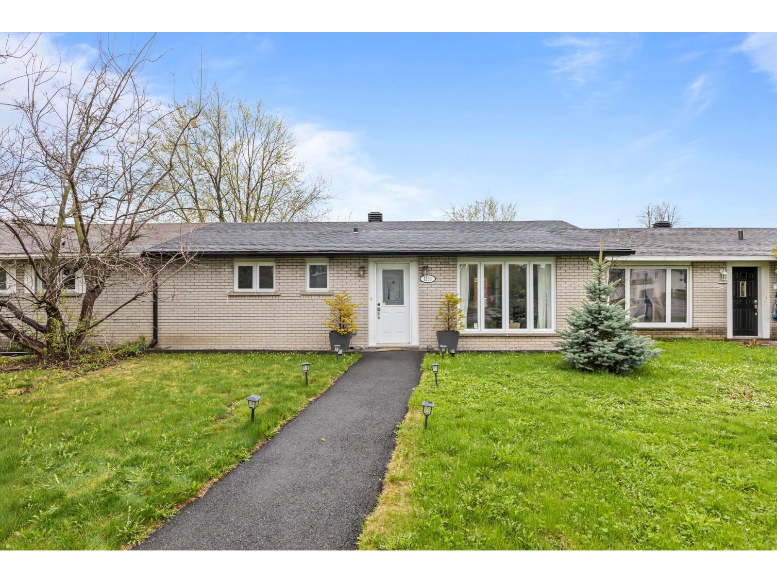 1133 Rue Hart, Longueuil (Greenfield Park), Quebec J4V1J1