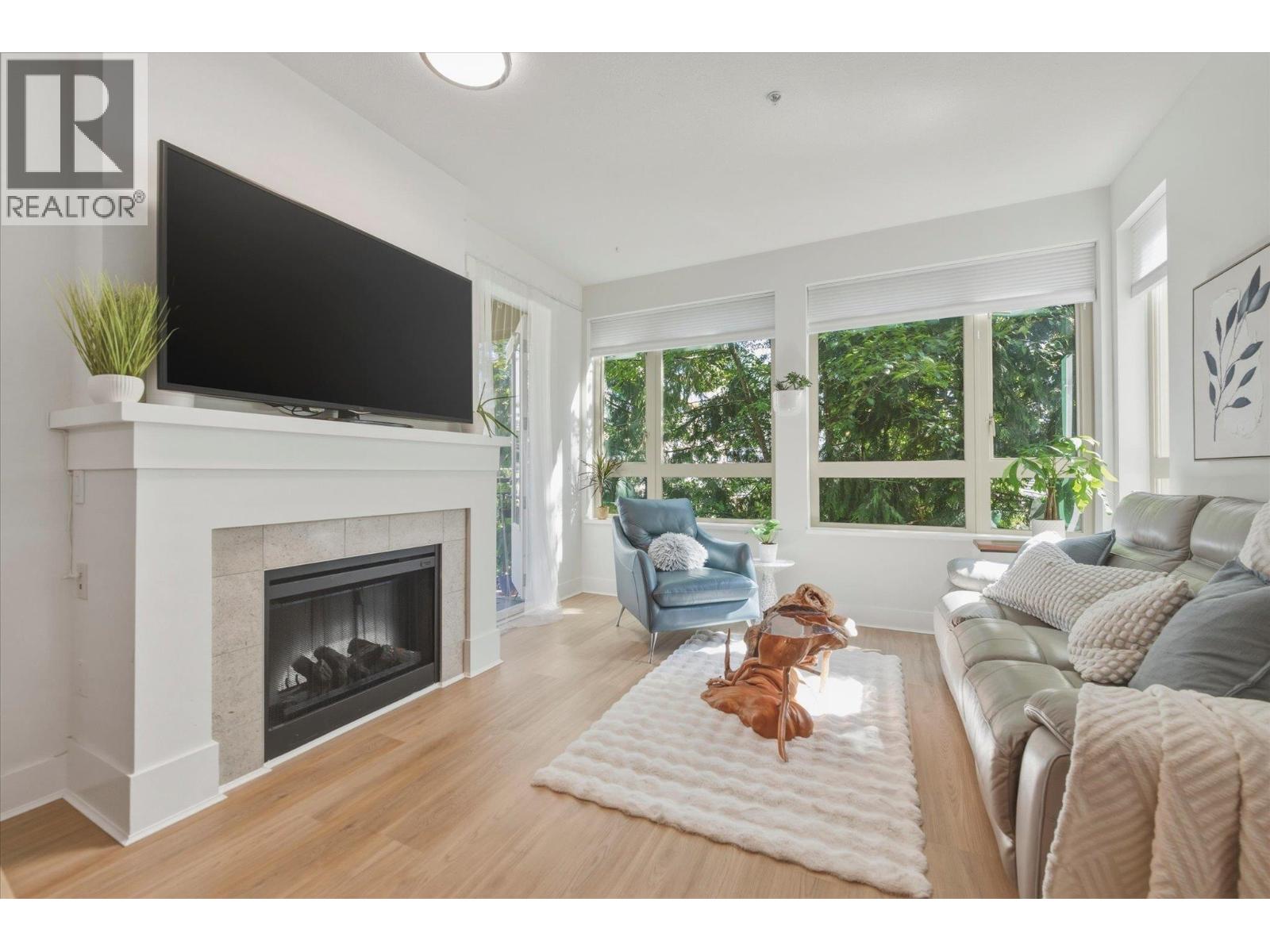 308 1111 E 27TH STREET|North Vancouver, British Columbia V7J1S3
