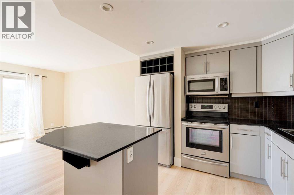 Apartment for Sale in 301, 410 1 Avenue NE|Calgary, Alberta T2E0B4 3
