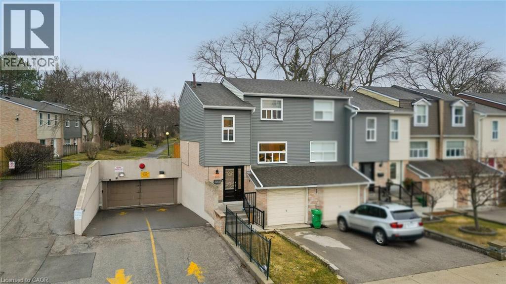 Row / Townhouse for Sale in 1050 SHAWNMARR Road Unit# 145|Mississauga, Ontario L5H3V1 2