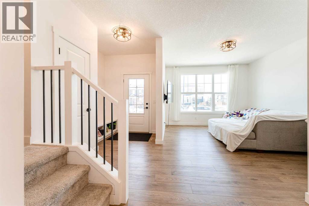 House for Sale in 76 Lucas Boulevard NW|Calgary, Alberta T3P1H9 3
