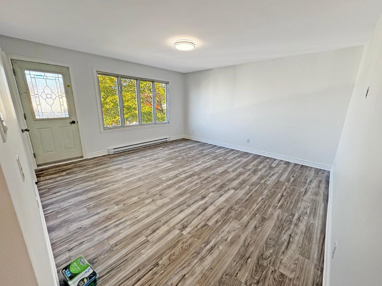 5834 Rue Lauzon