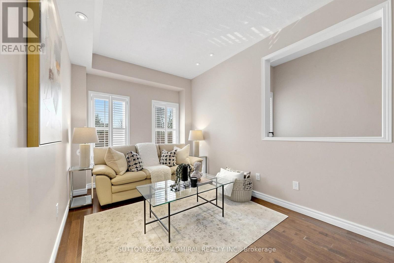 Row / Townhouse for Sale in 71 - 435 HENSALL CIRCLE|Mississauga (Cooksville), Ontario L5A4P1 3