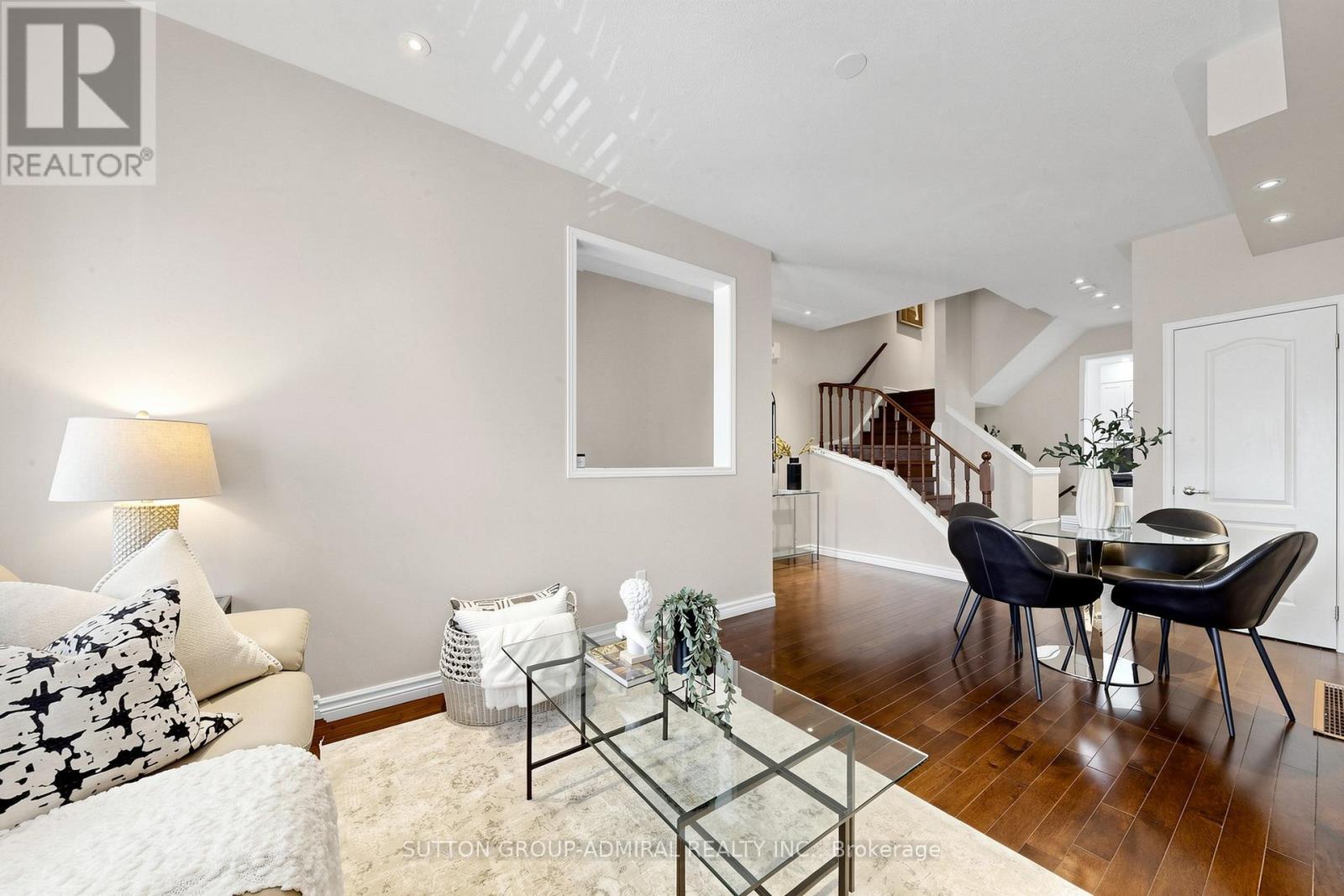 Row / Townhouse for Sale in 71 - 435 HENSALL CIRCLE|Mississauga (Cooksville), Ontario L5A4P1 4