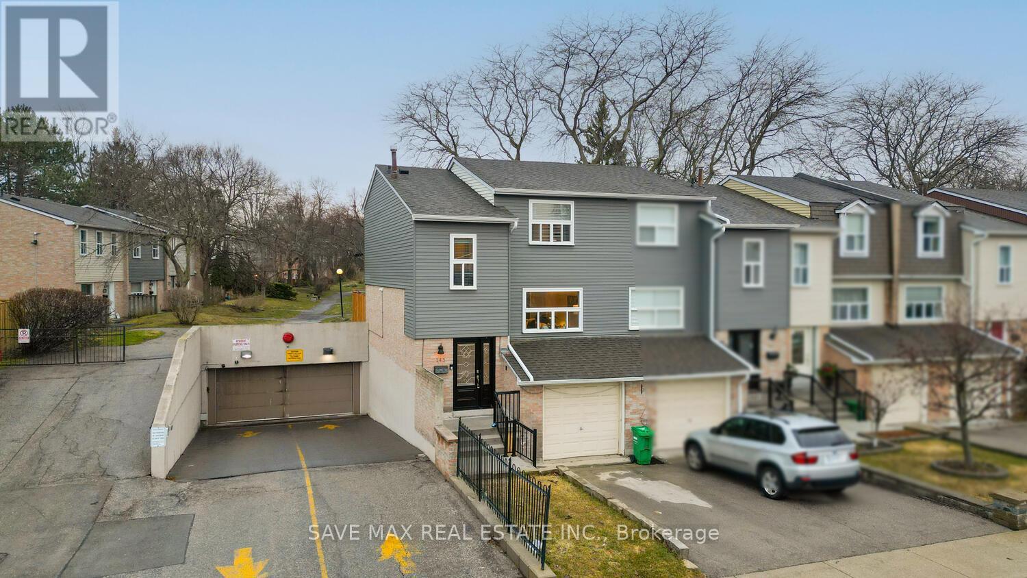 Row / Townhouse for Sale in 145 - 1050 SHAWNMARR ROAD|Mississauga (Port Credit), Ontario L5H3V1 2