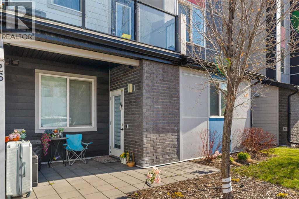 Row / Townhouse for Sale in 26 Redstone Way NE|Calgary, Alberta T3N1M6 5
