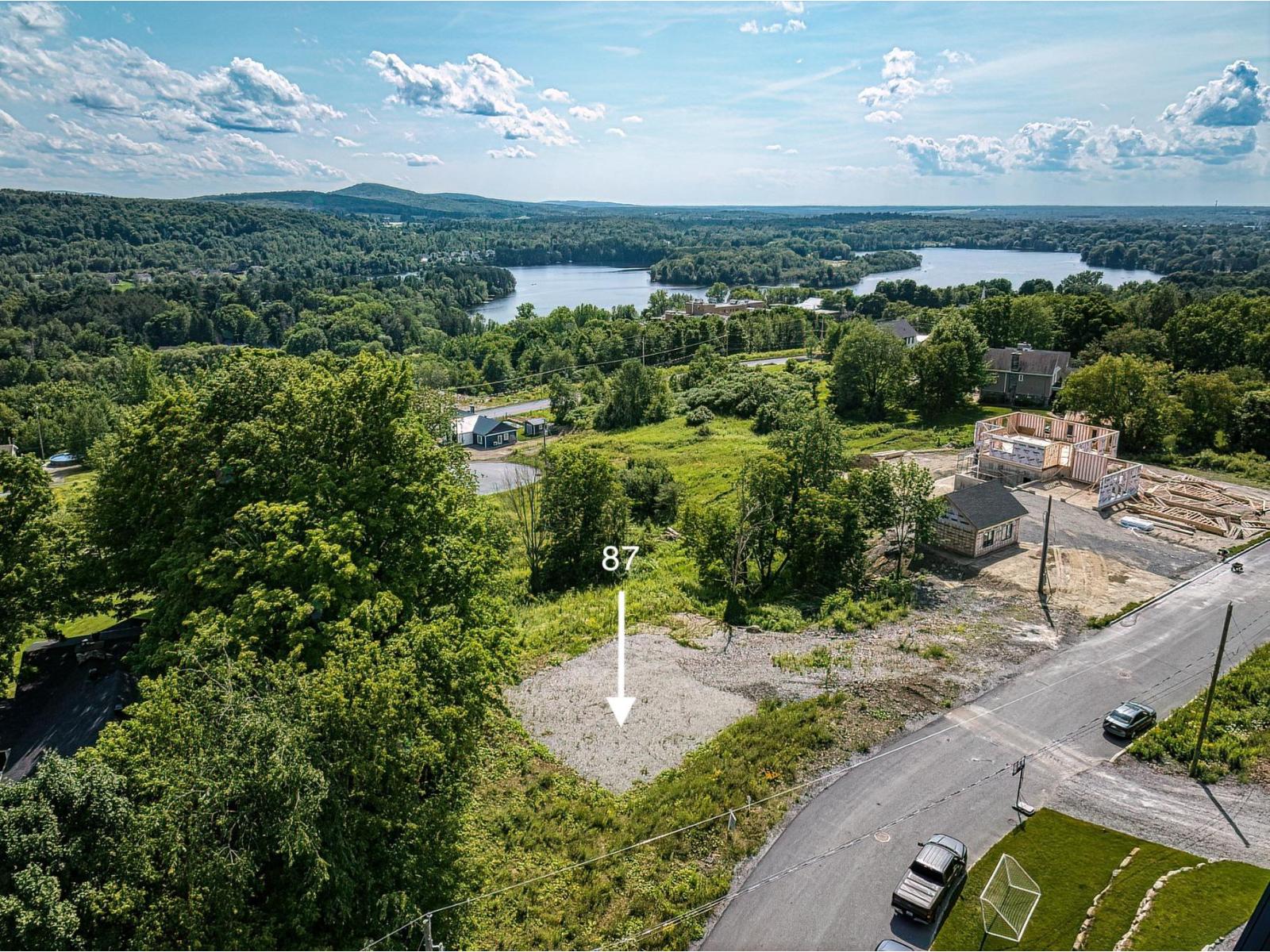 Rue des Hauts-Prés, Cowansville, Quebec J2K2X5
