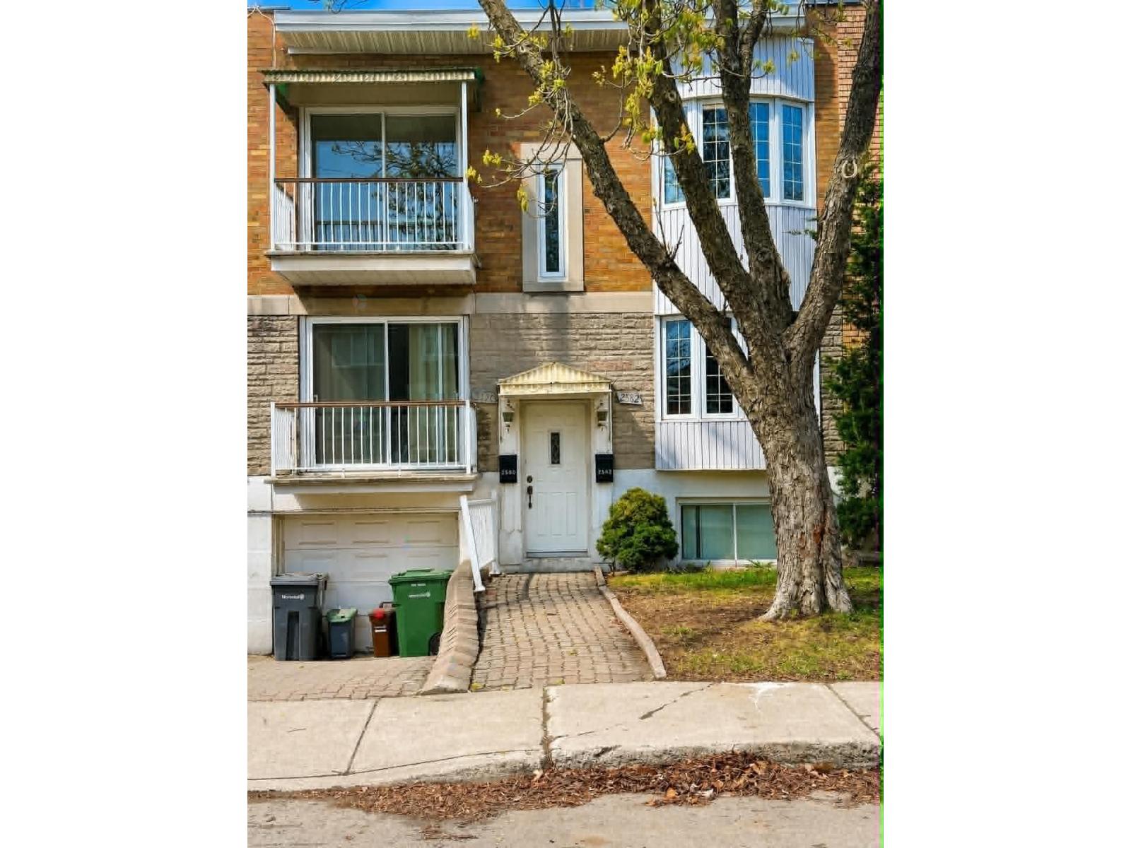 2582 Av. Parkville